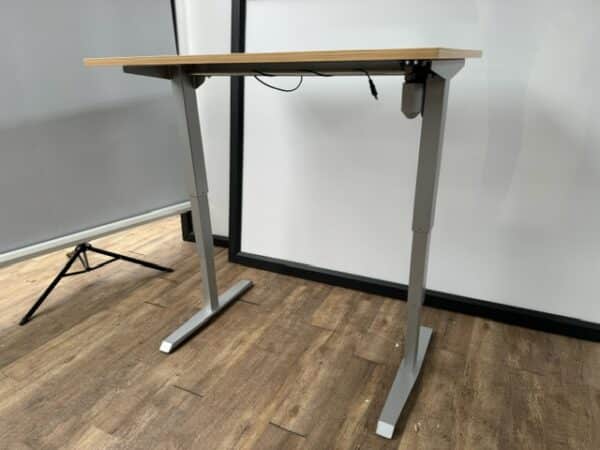 Zit-sta bureau enkel motor aluminium