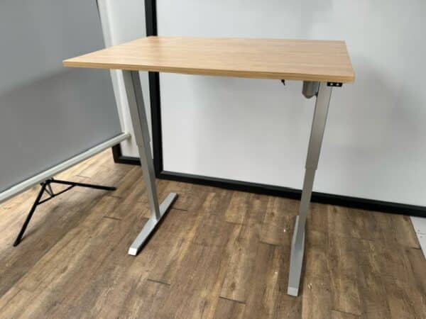 Zit-sta bureau enkel motor aluminium