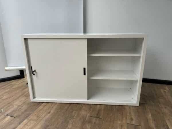 Witte schuifdeurkast van 160 x 100 x 45