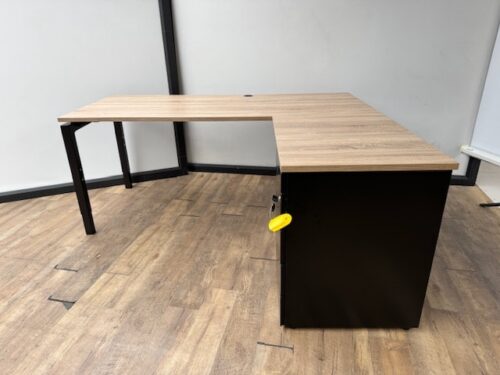 Q-line hoekbureau + standcontainer