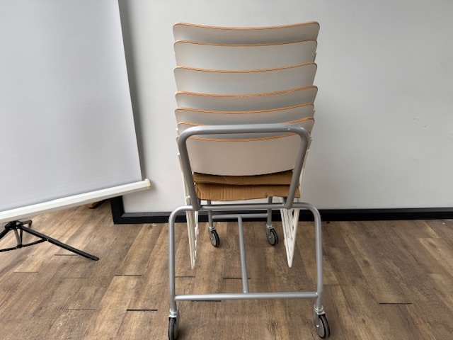 Stapelbare stoelen groen geel