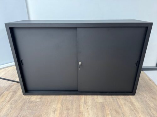 Metalen schuifdeurkast B-keus zwart