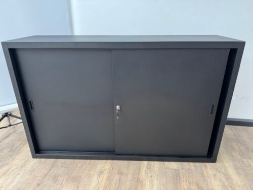Metalen B-keus schuifdeurkast zwart