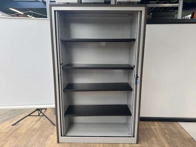 Roldeurkast licht grijs met ombouw