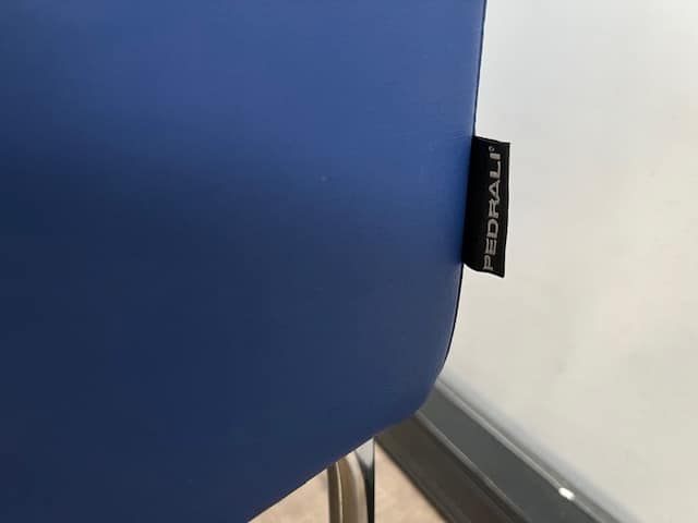 Blauwe bank Pedrali