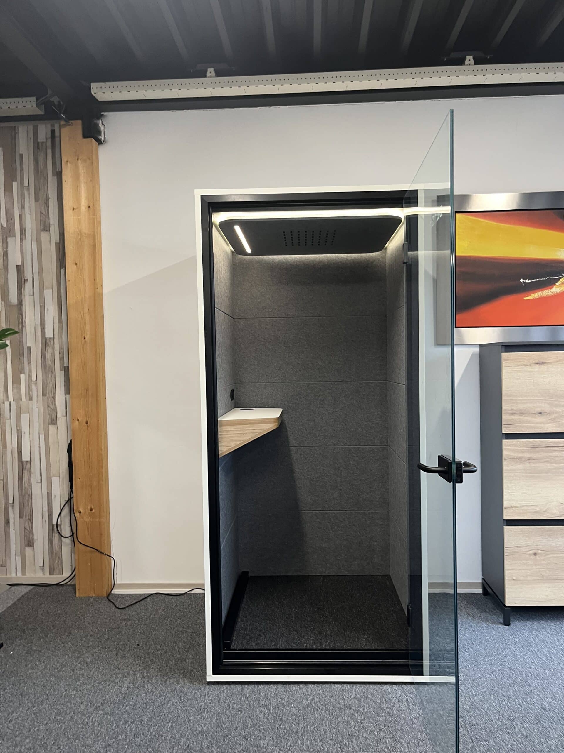 Tweedehands Belcel Cube 1 stand