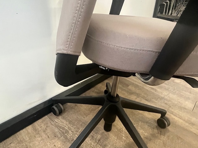Vitra ID Trim bureaustoel (roze)