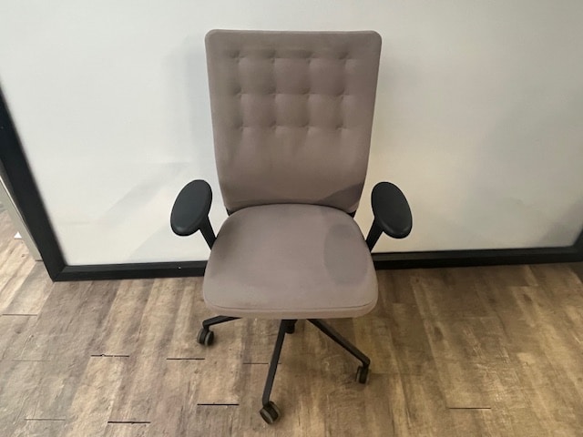 Vitra ID Trim bureaustoel (roze)