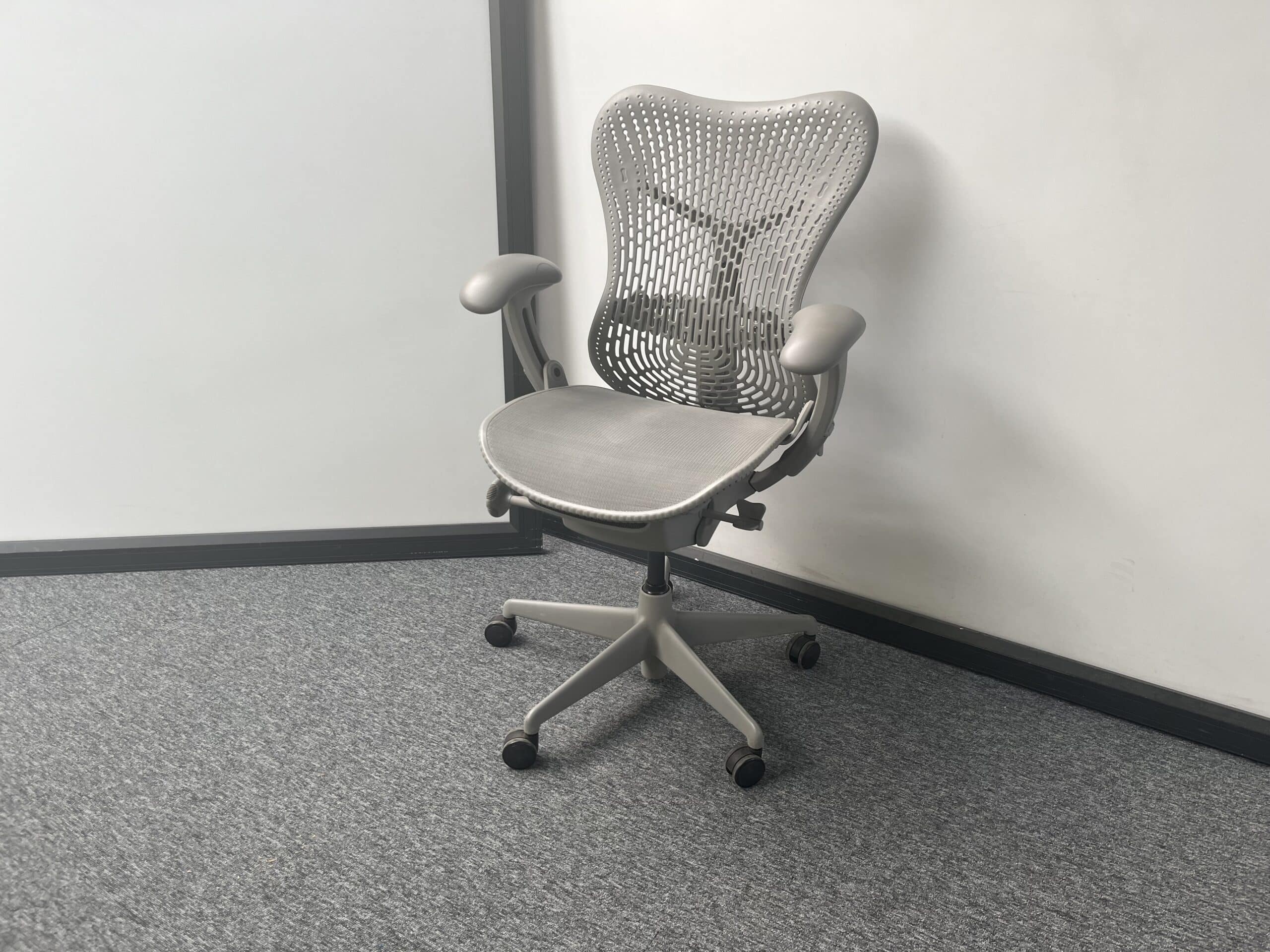 Herman Miller (Mirra) (licht grijs) - B00087