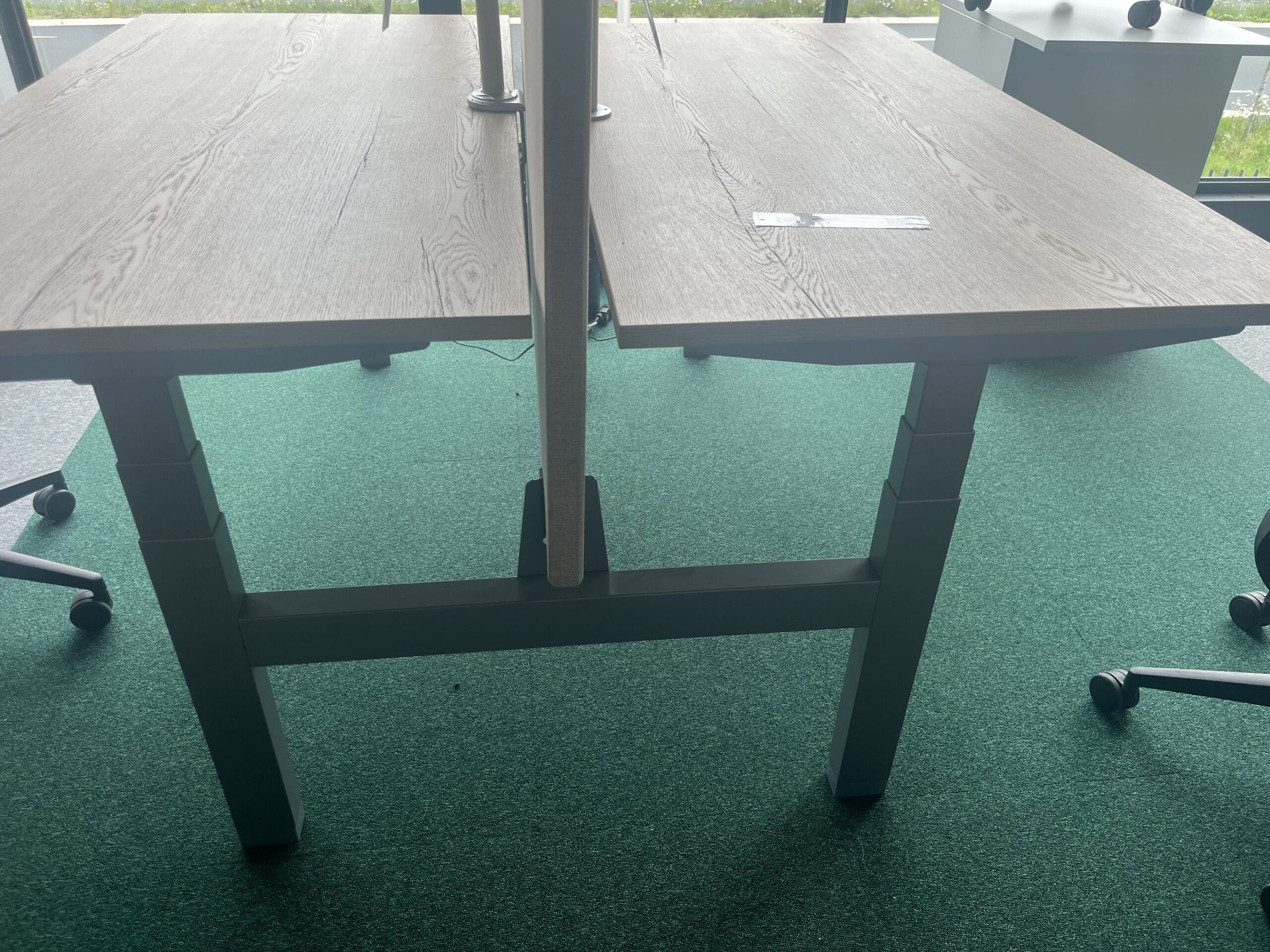 Elektrisch duo zit-sta bureau (aluminium) +wandje - BUR00167