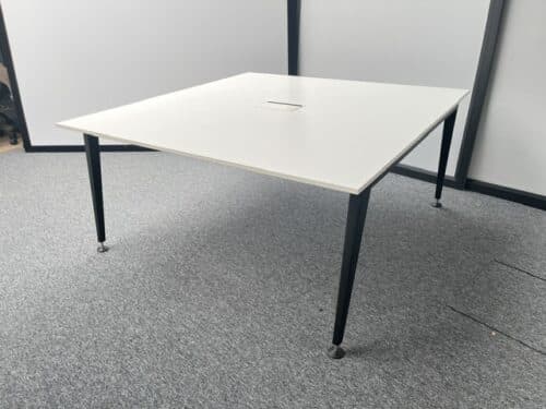 Vergadertafel 160x160 (Sedus)